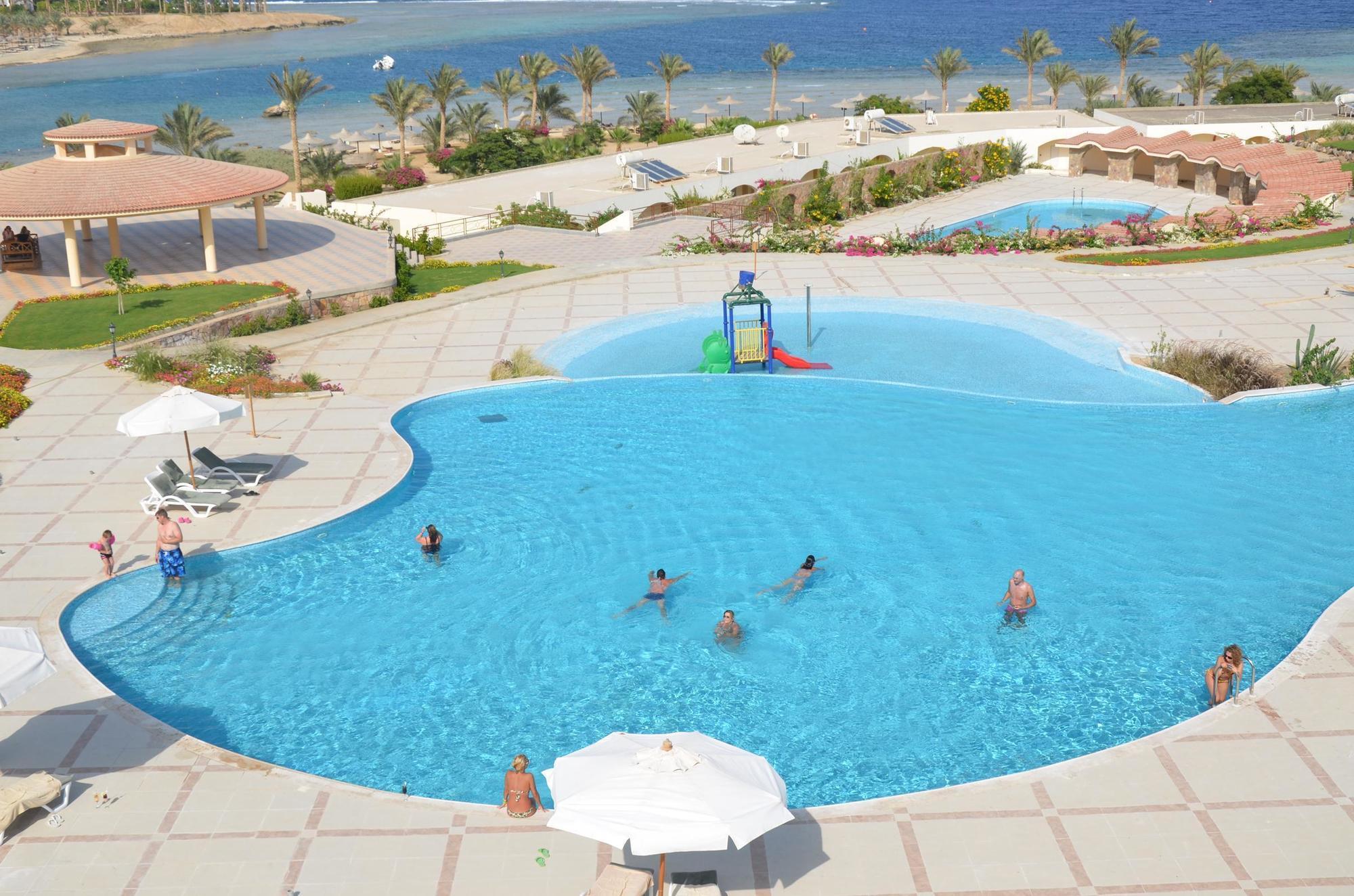 Royal Brayka Beach Resort Abu Dabab Exteriör bild